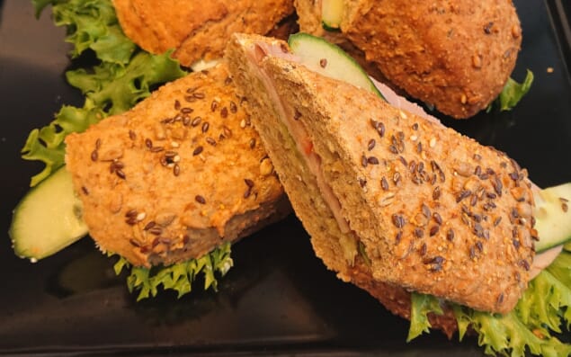 frokostbrød ost og skinke 635x397_1.JPG